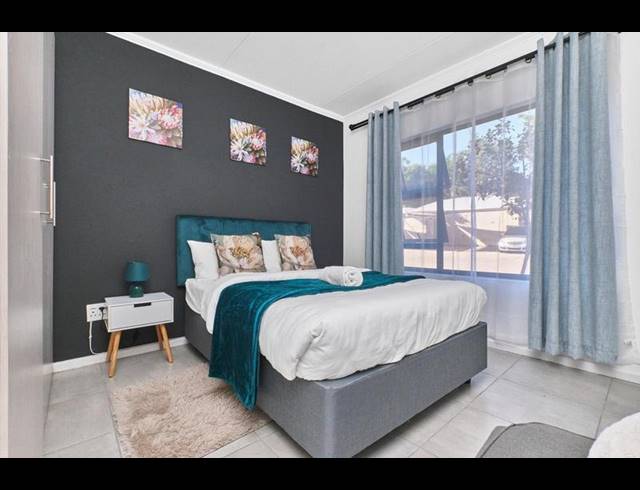 3 BEDROOM TOWNHOUSE FOR SALE IN SANDTON CENTRAL